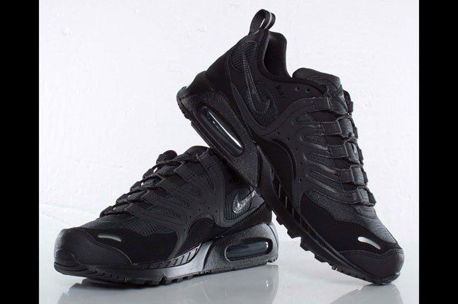 Black Nike Air Max 2