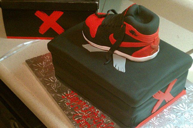 Sneaker Freaker Sneaker Cakes Air Jordan 1 Banned 01 1