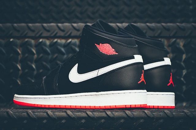 nike air jordan 4 hot lava