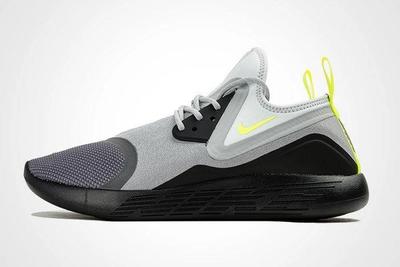 Nike Lunarcharge Neon Thumb