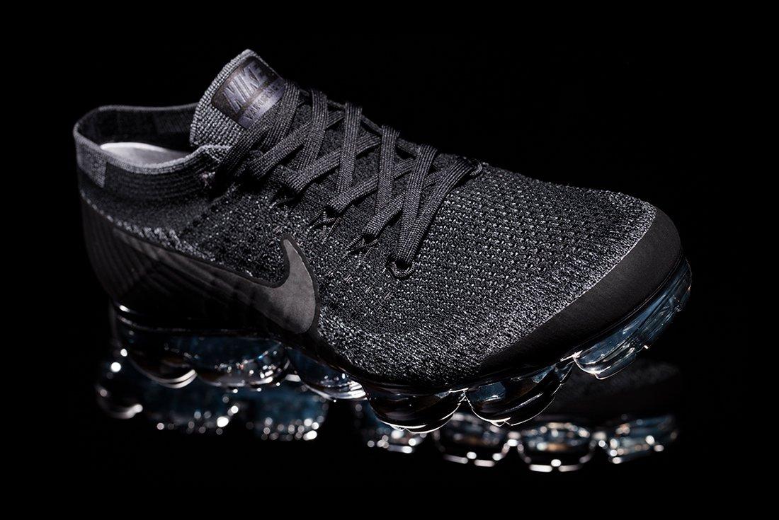 NikeLAB Air VaporMax Flyknit (Triple Black)