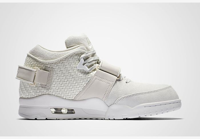 Nike Air Trainer Feature