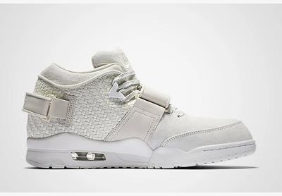 Nike Air Trainer Feature