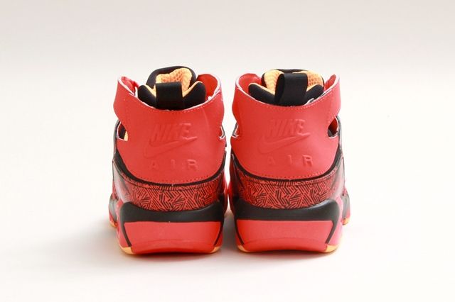 Nike Air Tech Challenge Huarache Light Crimson 2