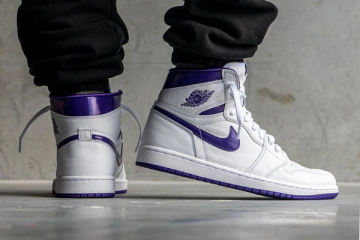 An On Foot Look at the Air Jordan 1 High OG Court Purple Releases