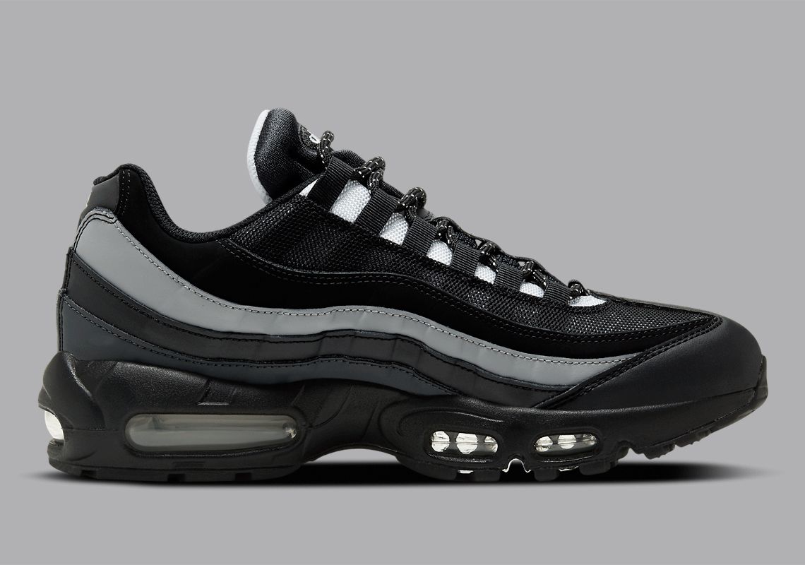 靴 NikeAirMax95Black/DarkShadow/MediumGrey From the Shadows: Nike Air Max 95 'Black/Dark Smoke Grey
