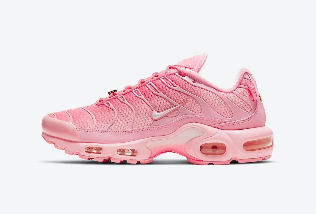 The Nike Air Max Plus Plunges into Pink 