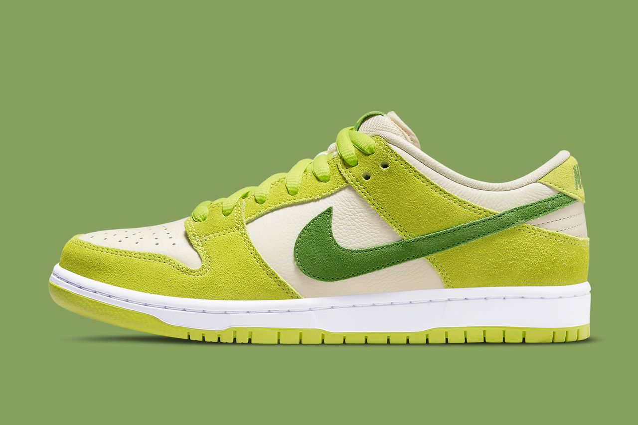 Official Images: Nike SB Dunk Low 'Green Apple' - Sneaker Freaker