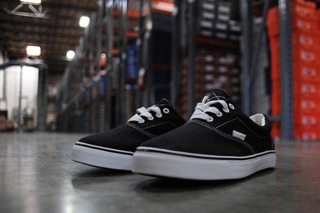 Warrior Pys Shoe Black Factory Floor 1