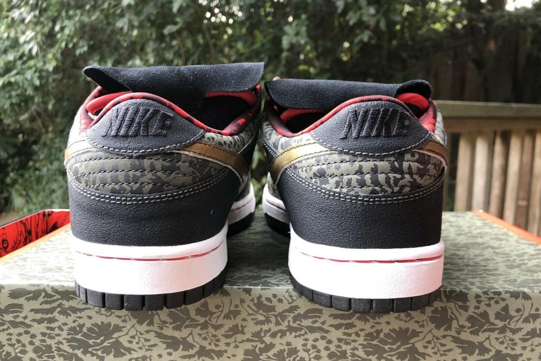 SBTG x NIke SB Dunk Low heel