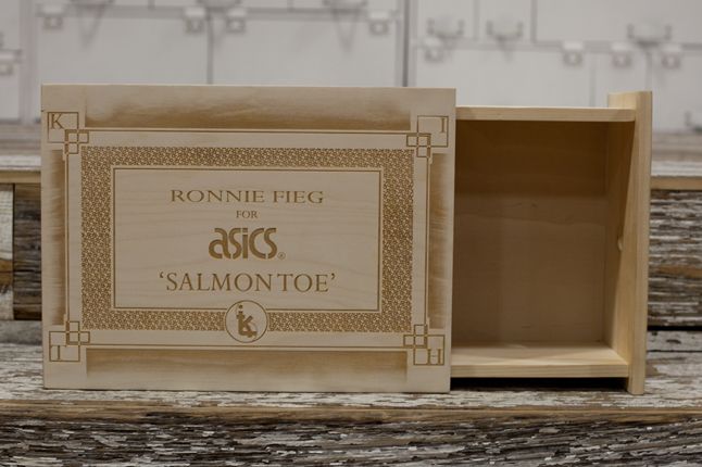 Salmon Toes Box 1