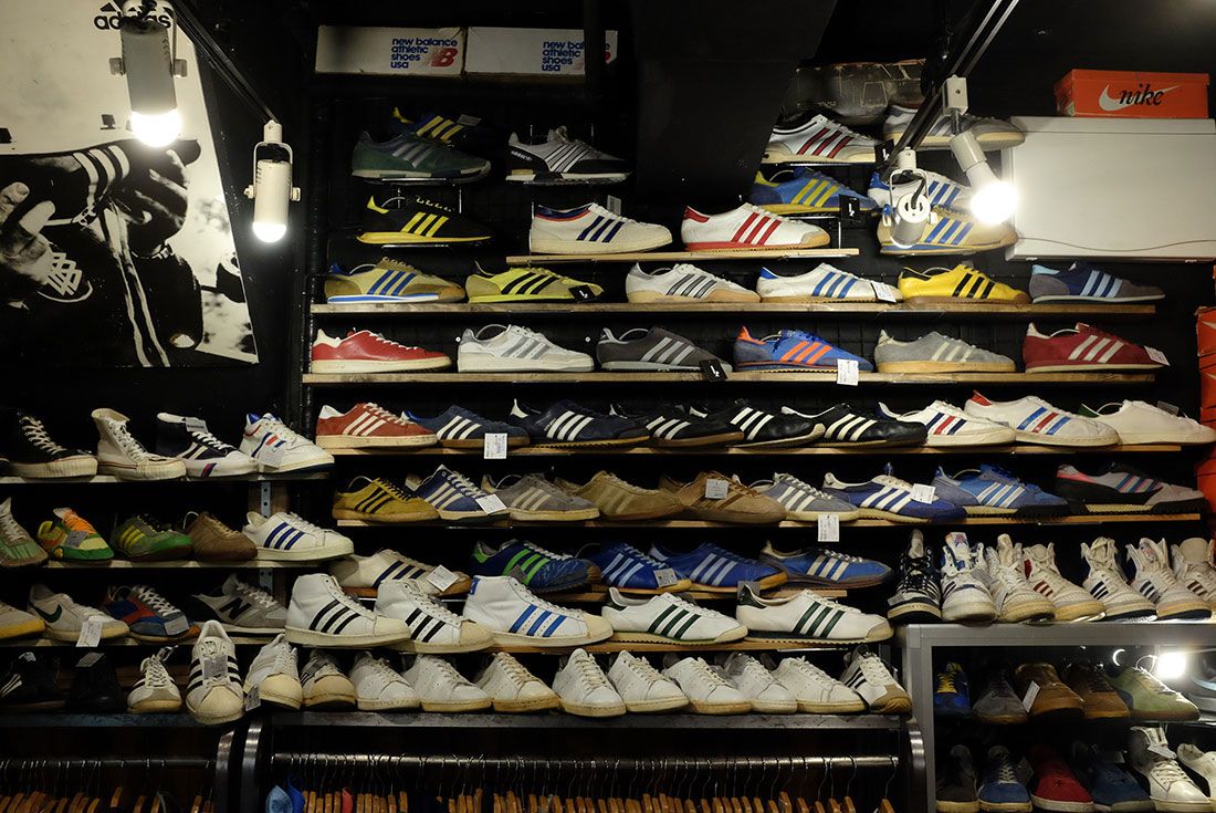 vintage sneaker shop