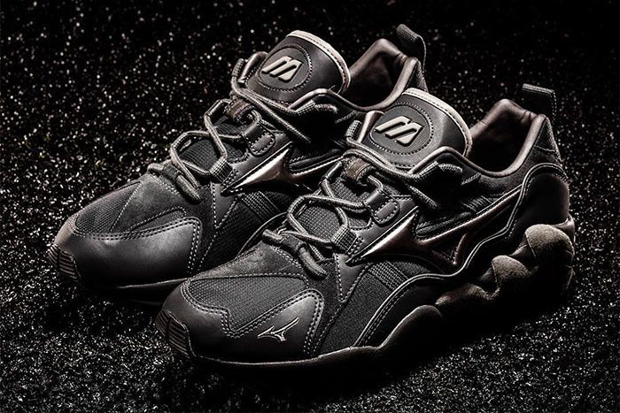 Mizuno Wave Rider 1 Triple Black 1