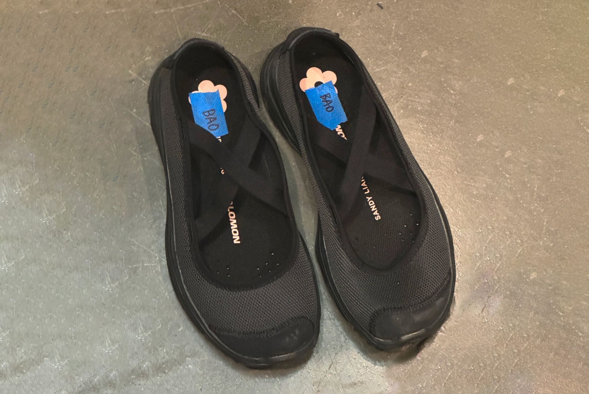 SANDY LIANG ブラック スウェット XS Sandy Liang's Next Salomon Colab Drops Soon - Releases