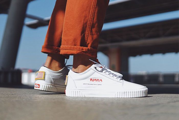 vans old skool white on feet