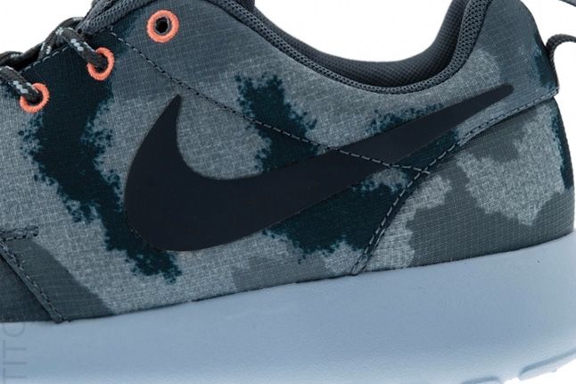 Nike Roshe Run Armory Detail 1