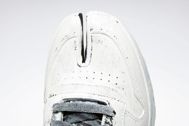 classic leather tabi sneaker