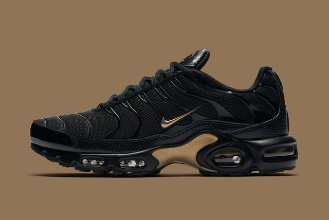 Nike Kick off New Year with Black and Gold Pack - Sneaker Freaker