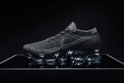 NikeLAB Air VaporMax Flyknit (Triple Black) - Releases