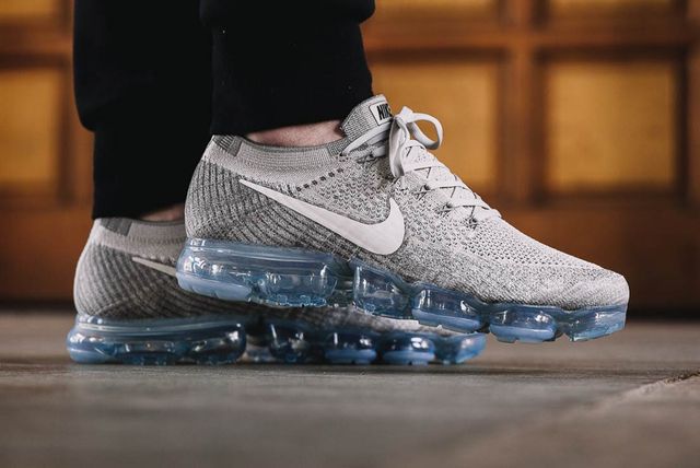 air vapormax pale grey