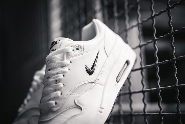 air max black diamond
