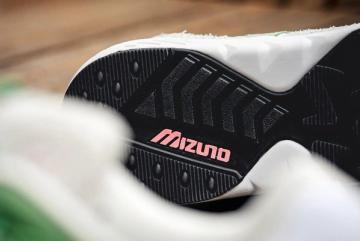 127-0Shops, Hikmet x Mizuno Contender “Snowdrop”