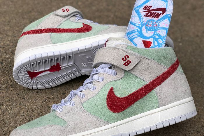 Nike SB Fire Up White Widow Dunks for 4 