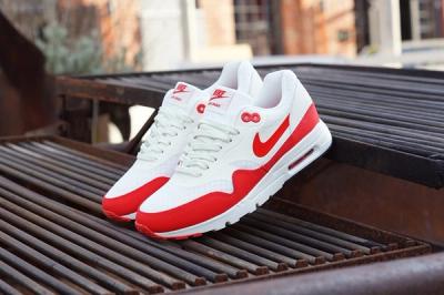 Nike Am1 Ultra Wmns Challenge Red 1