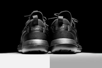 Nike Roshe Triple Black 4