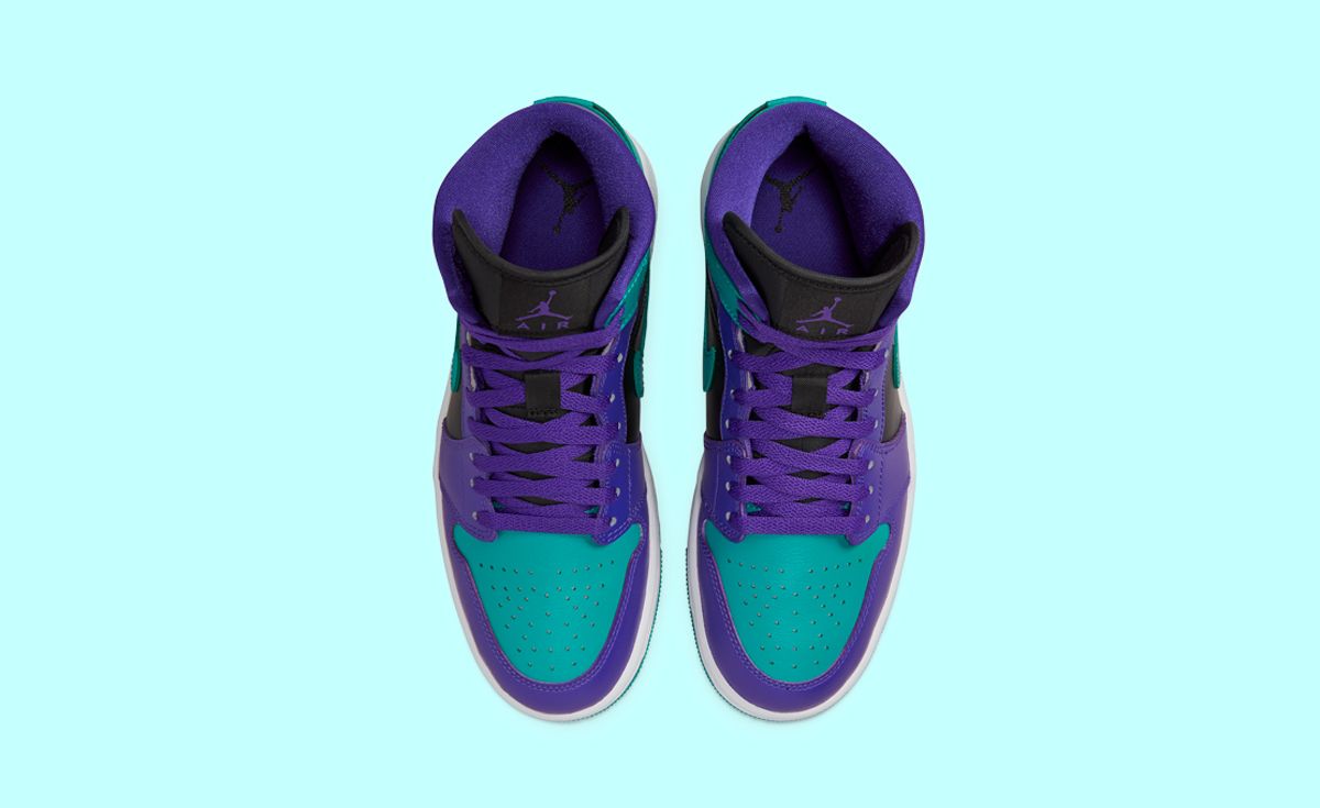 This Women's Air Jordan 1 Mid Features a Hit of New Emerald