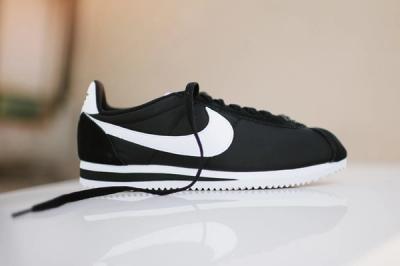 Nike Cortez Nylon Black White 4