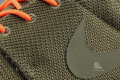 Nike Roshe Run 2Faced Green Swoosh Detail 1