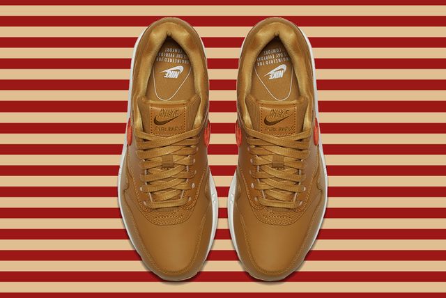 striped nike air max