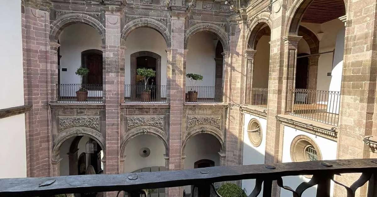 Arte y Arquitectura — Iglesias y Edificios Históricos