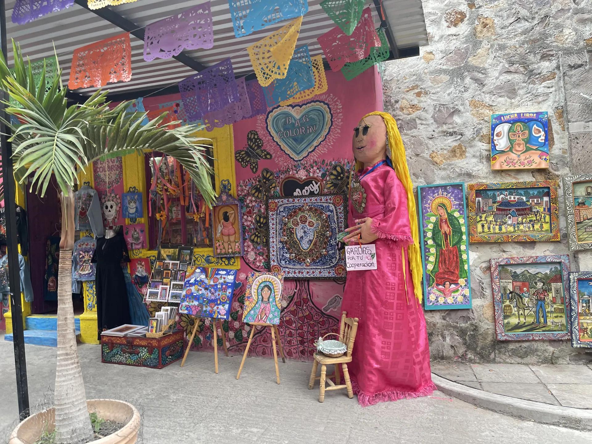 Living Market, Fábrica La Aurora & Guadalupe Art District - 5
