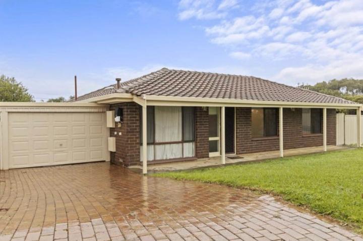 1 Dridan Cres, Trott Park