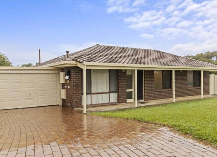 1 Dridan Cres, Trott Park