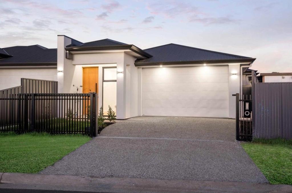 18 Smith Ave, Woodville West