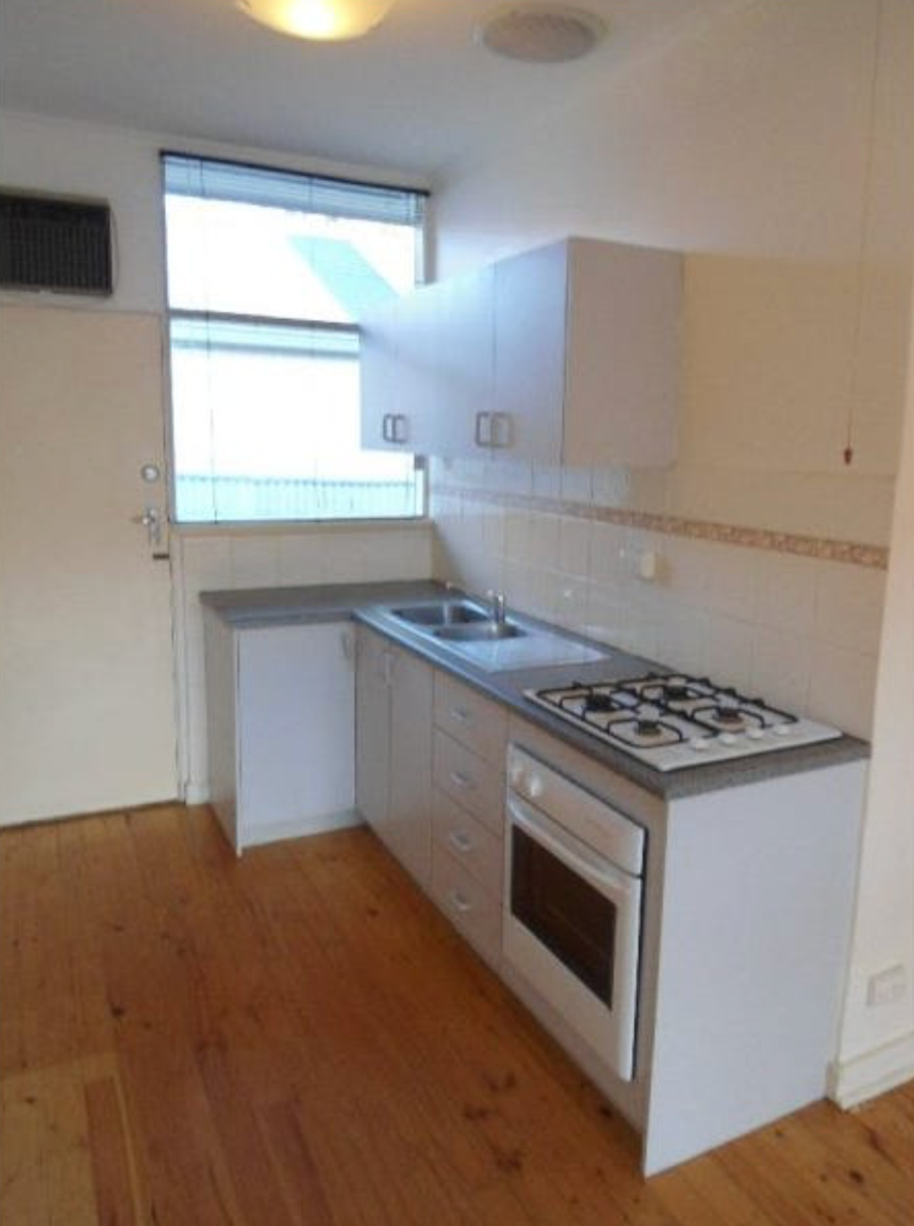 Unit 4/4 Emerson Grove, Tranmere — photo 1