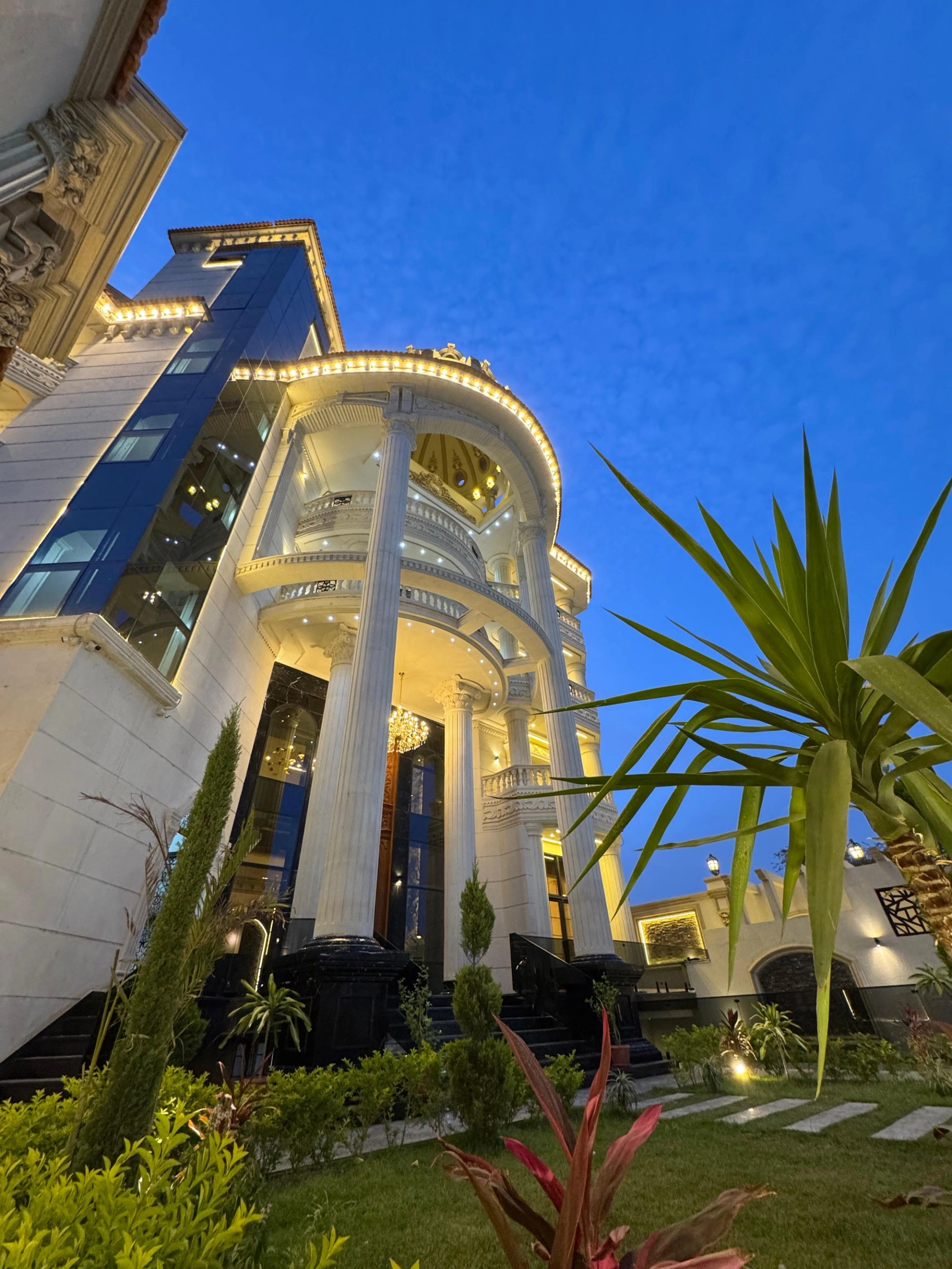 Domed Luxury Villa — image 5