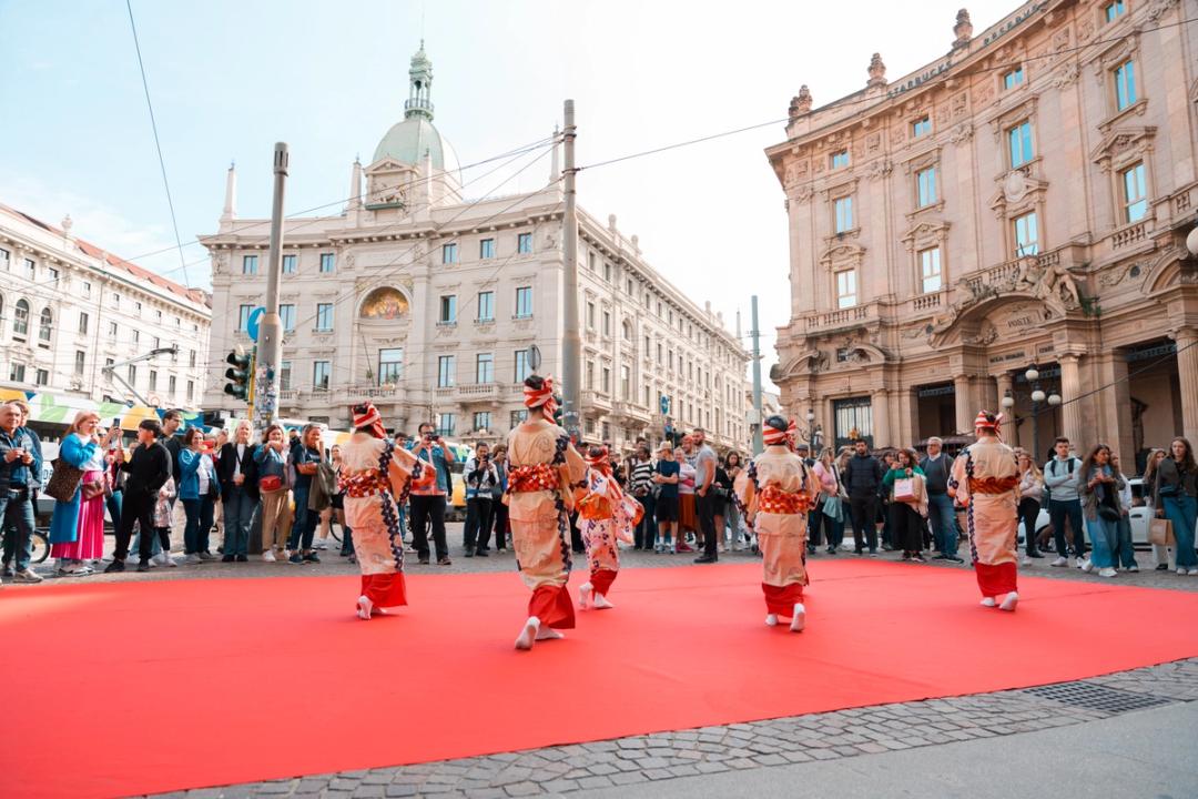 5° Anniversario UNIQLO Cordusio gallery image