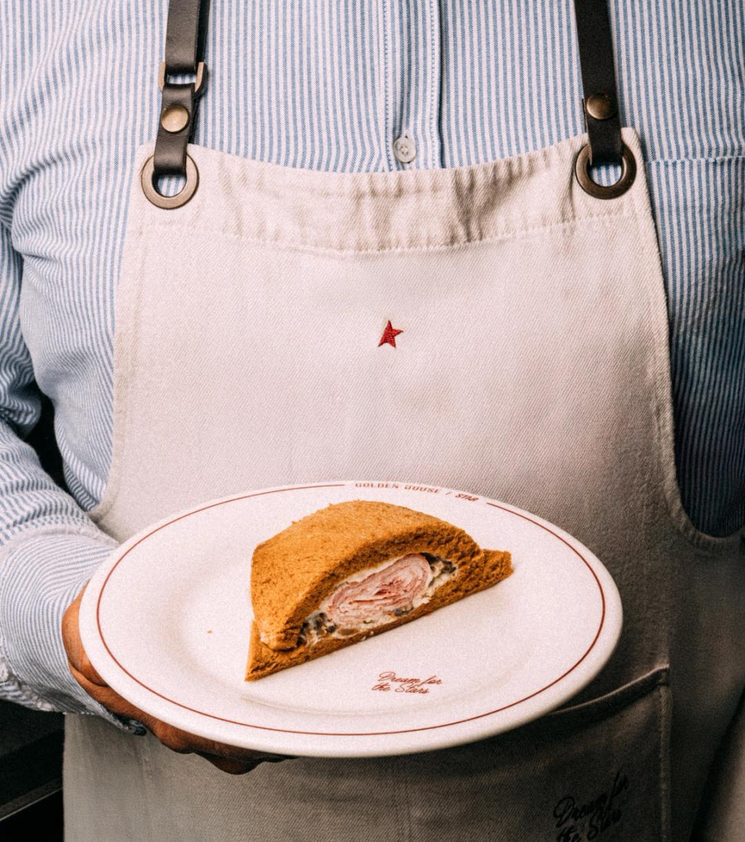 Golden Goose Arena 14