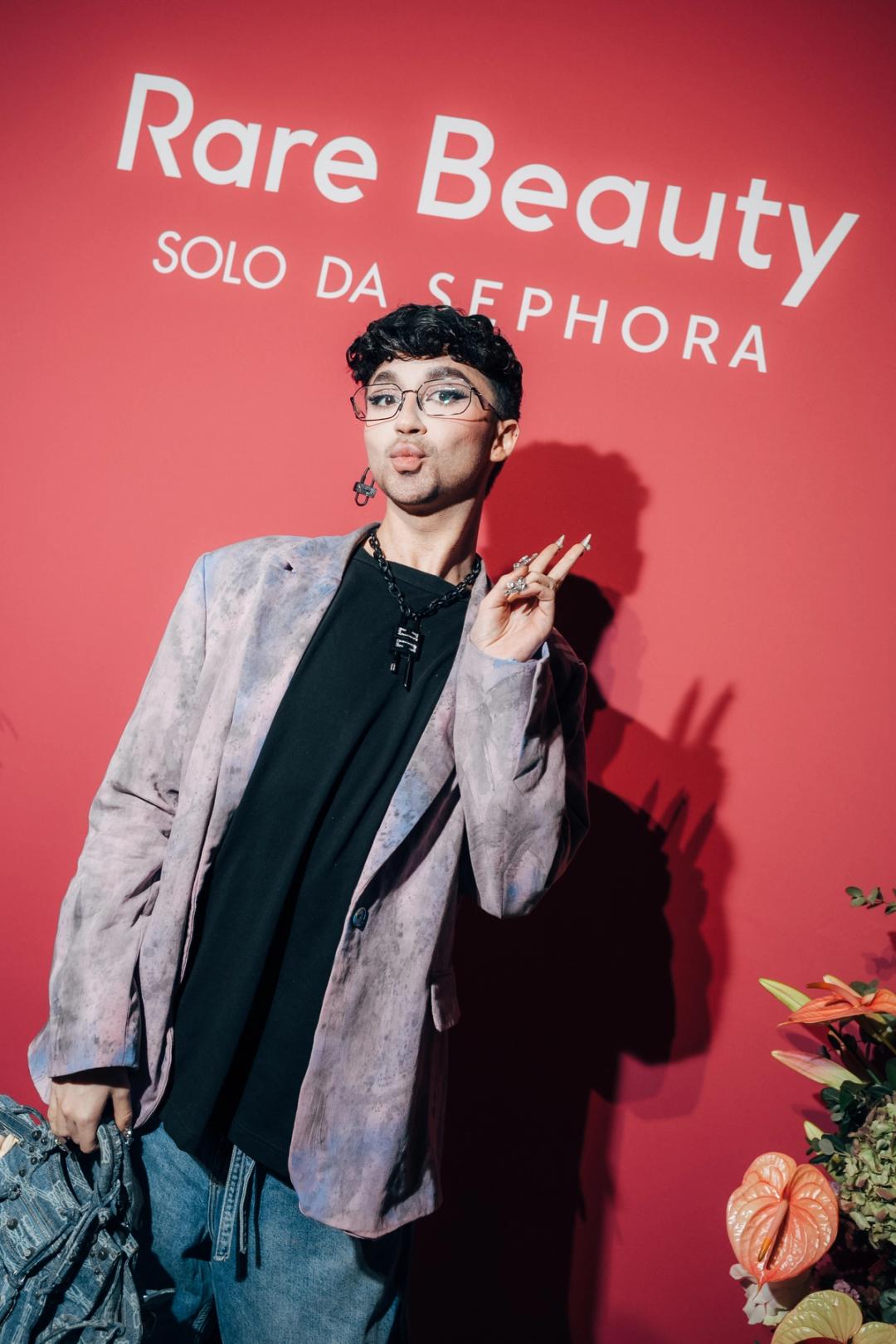 Rare Beauty - Matte Bouncy Blush gallery image