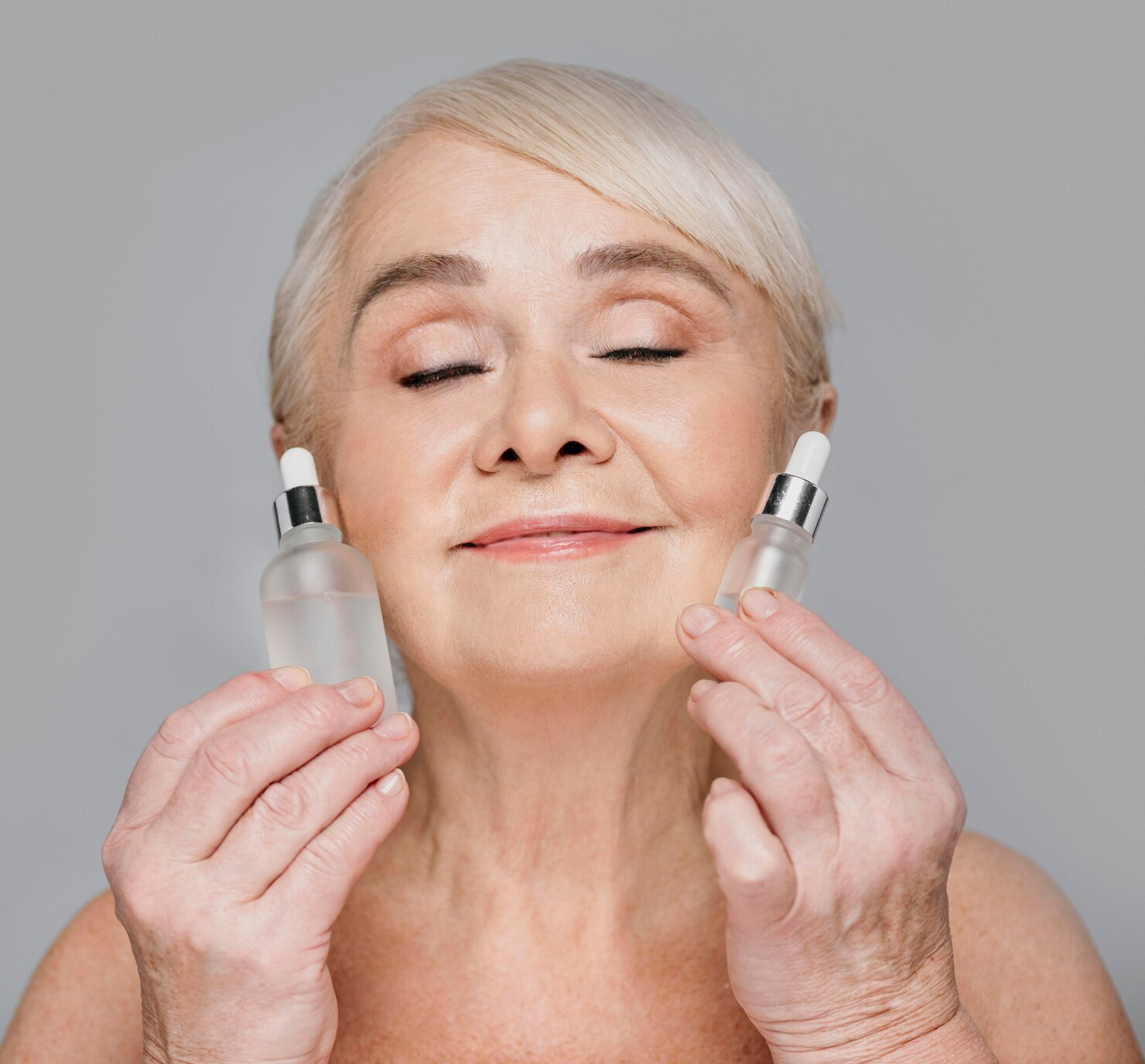 Elastica y Hyaluromax Skin Builder L son dos alternativas para rejuvenecer piel madura Elastica y Hyaluromax Skin Builder L son dos alternativas para rejuvenecer piel madura