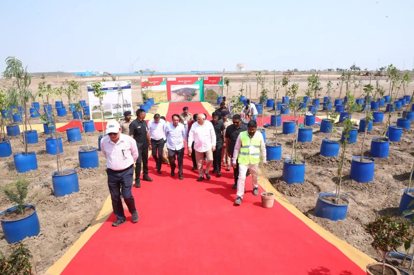 Gujarat CM Reviews Major Development Projects