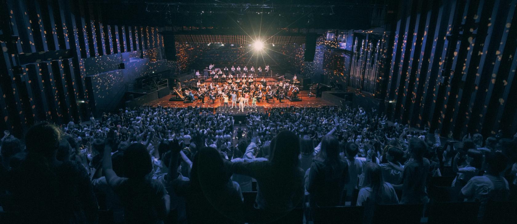 1200 elever fyller Oslo konserthus under den årlige festen Skolenes sangdag.