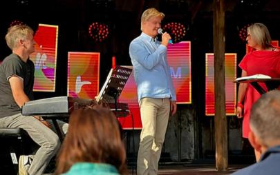 Bilde fra scenen under Kulturmøte Mors.