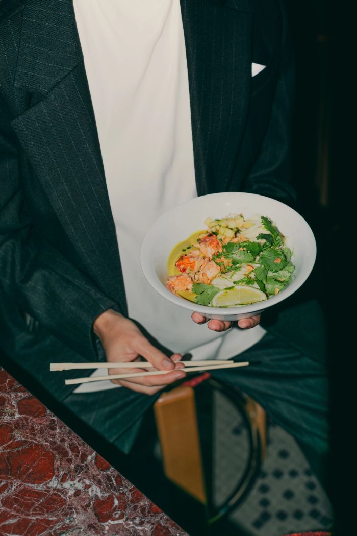 Seafood bowl with shrimp, cucumber, herbs and lime at Pinch Lisbon
