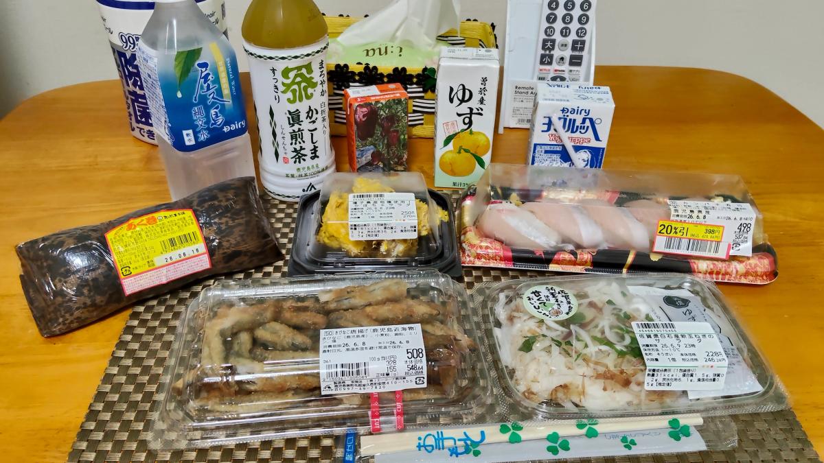Aコープ安房店で買い込んだ島の夕食