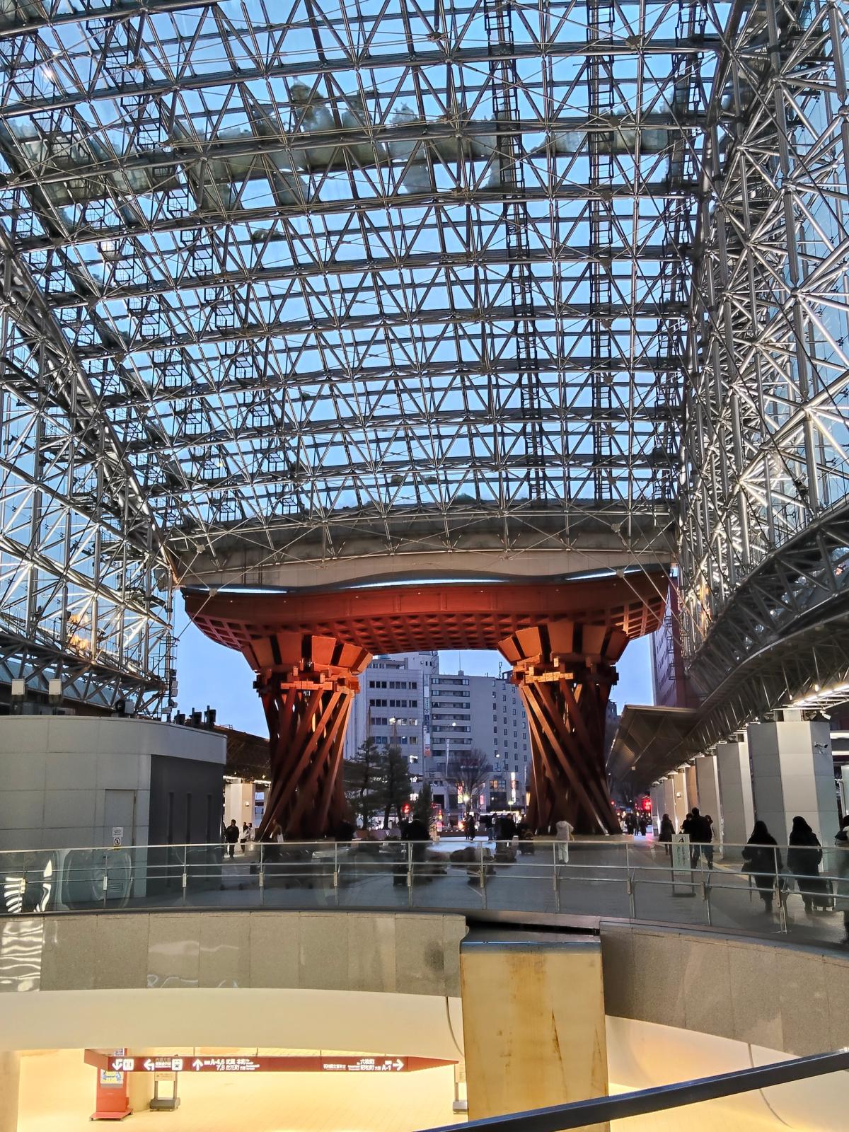 帰り着いた金沢駅
